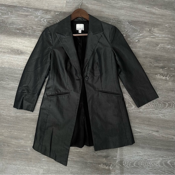 Bebe by Kardashians Asymmetrical Blazer. - Picture 5 of 6